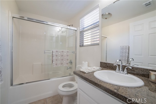 Detail Gallery Image 25 of 27 For 14554 Kittridge St, Van Nuys,  CA 91405 - 3 Beds | 3 Baths