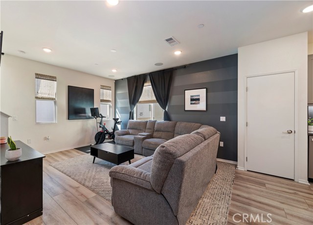 Detail Gallery Image 13 of 33 For 5494 Seacliff Pl #55,  San Diego,  CA 92154 - 2 Beds | 2/1 Baths