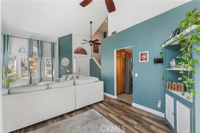 Detail Gallery Image 5 of 34 For 44200 Gillan Ave, Lancaster,  CA 93535 - 4 Beds | 3 Baths