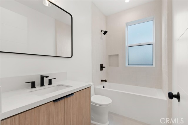 Detail Gallery Image 21 of 33 For 11410 W Calvert St, North Hollywood,  CA 91606 - 3 Beds | 3/1 Baths