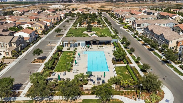 2777 E Bordeaux Drive, Ontario CA: https://media.crmls.org/medias/f0bcc19c-09a8-42de-93c0-89f7468d128a.jpg