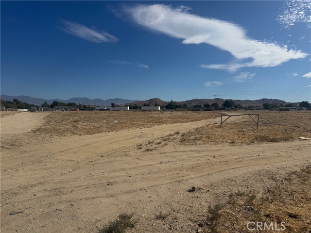 170 Valeport Avenue, Lake Los Angeles CA: https://media.crmls.org/medias/f0bcd57d-8799-4d19-8839-b54945e8e487.jpg