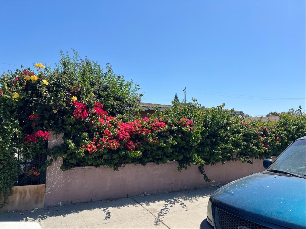 https://media.crmls.org/medias/f0bcd8e5-37e3-4a88-a058-b2364683dcd5.jpg?preset=X-Large
