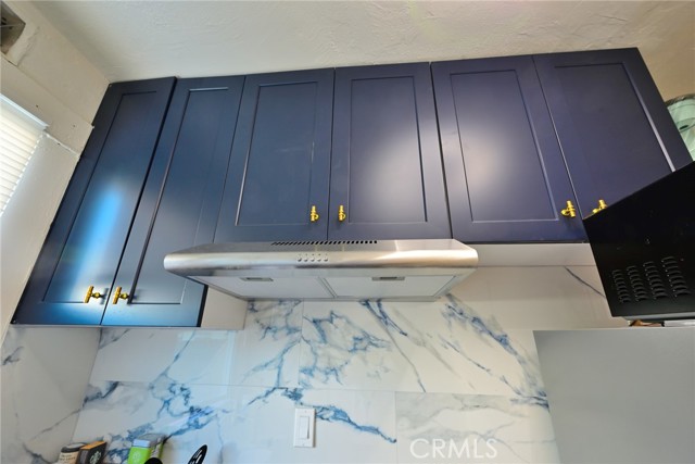 44 48 Navy Street, Venice CA: https://media.crmls.org/medias/f0bd0ad2-43e0-4149-a2db-4b22b00cbb26.jpg