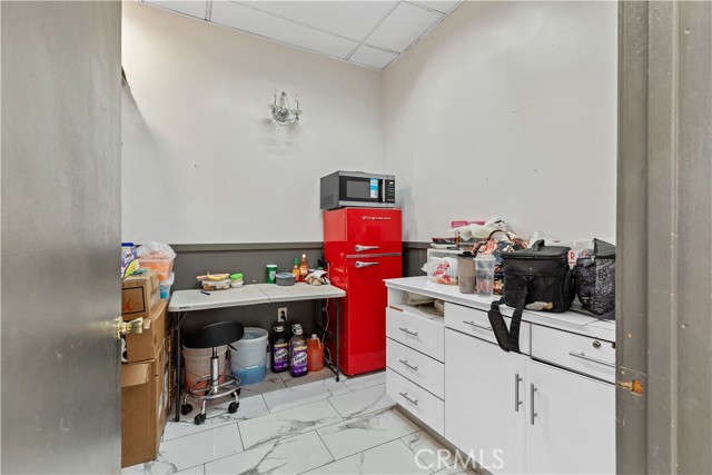 1520 N, Ontario CA: https://media.crmls.org/medias/f0bd270e-89cb-4cff-9df5-2b8c57b623ec.jpg