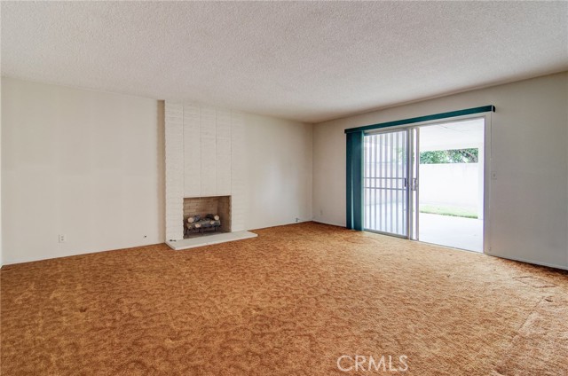 1924 W Secrest Way, Santa Ana CA: https://media.crmls.org/medias/f0bd2a41-335b-4c64-be5b-6c2e230919d7.jpg