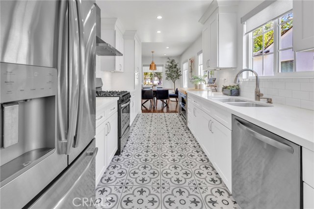 3743 N Studebaker Road, Long Beach CA: https://media.crmls.org/medias/f0bda6bc-ceb3-4d5c-ae49-9c434dd190e5.jpg