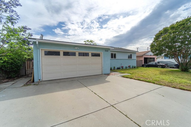 13440 Hutchcroft Street, La Puente CA: https://media.crmls.org/medias/f0bdb030-14e8-4c2f-9380-3caa9a62c86f.jpg
