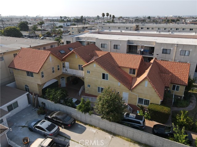 14105 Fonthill Avenue, Hawthorne CA: https://media.crmls.org/medias/f0be02c3-8850-496e-b527-5c6fd8f8dfeb.jpg