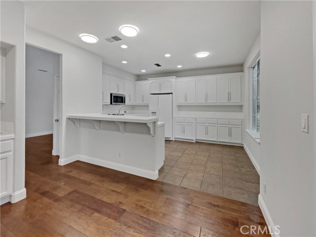 Detail Gallery Image 13 of 27 For 51 Village Square, Pleasant Hill,  CA 94523 - 3 Beds | 3/1 Baths