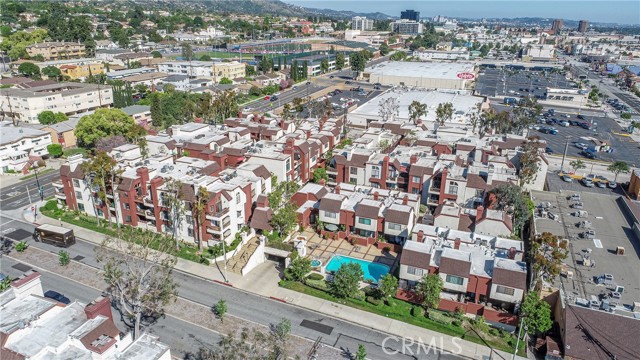 Detail Gallery Image 43 of 44 For 230 Bethany Rd #306,  Burbank,  CA 91504 - 2 Beds | 2 Baths