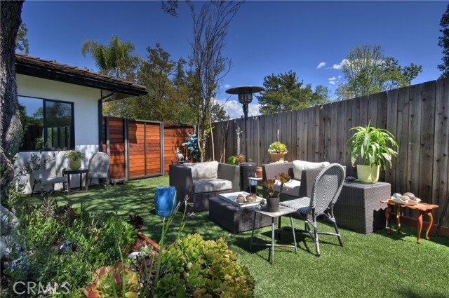 4751 Del Moreno Drive, Woodland Hills CA: https://media.crmls.org/medias/f0bf1355-3162-4d4c-ab99-02938a2653d9.jpg