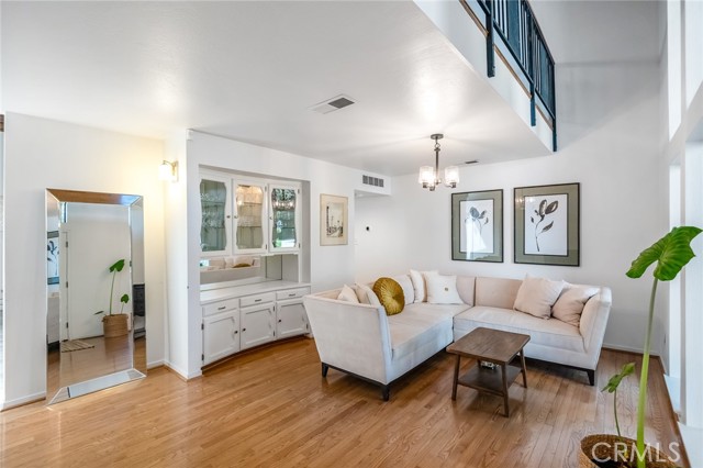 Detail Gallery Image 7 of 69 For 530 E Estate Dr, Tulare,  CA 93274 - 3 Beds | 3 Baths