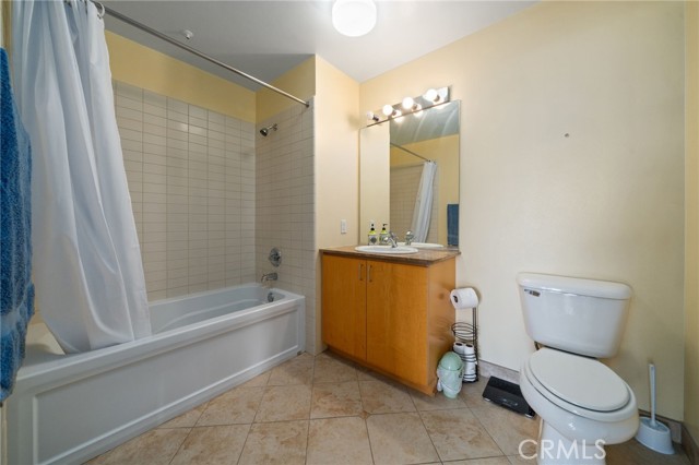 285 W. 6th Street, Unit #527, San Pedro CA: https://media.crmls.org/medias/f0bfb790-6866-47f2-be19-045711f4c7ad.jpg