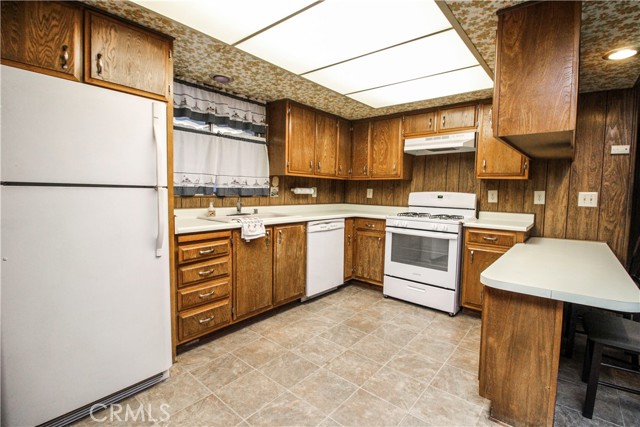 Detail Gallery Image 9 of 25 For 13829 Riviera, Victorville,  CA 92395 - 2 Beds | 2 Baths