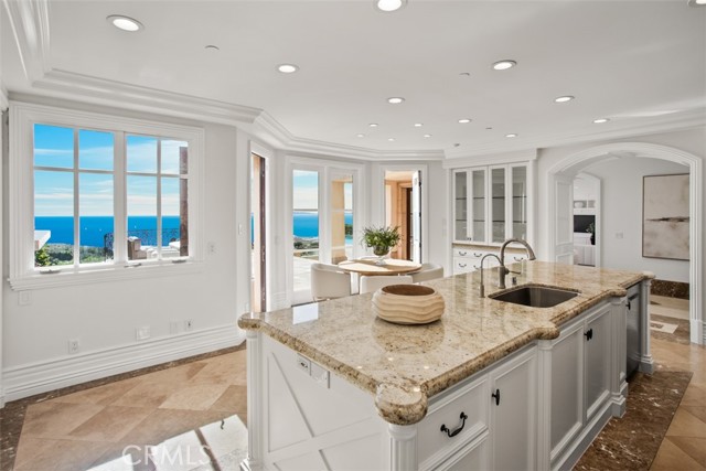 50 Pelican Crest, Newport Coast CA: https://media.crmls.org/medias/f0c0837a-bb45-4119-8ea3-348ca5dd725a.jpg