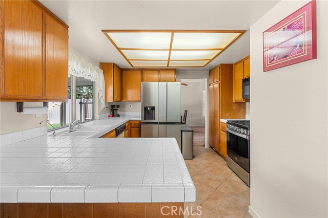 Detail Gallery Image 10 of 32 For 11048 11048 Thrush Drive, Riverside,  CA 92505 - 4 Beds | 3 Baths