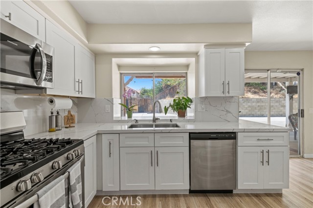 3314 Sandstone Court, Palmdale CA: https://media.crmls.org/medias/f0c22b33-ee33-4ed1-82bc-a3acdfa77aad.jpg