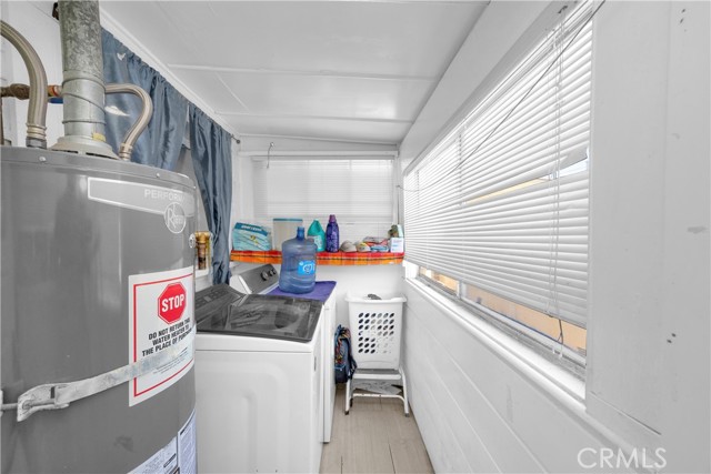 776 Stanley Avenue, Long Beach CA: https://media.crmls.org/medias/f0c283c5-c8a9-4801-adc3-356208ed2584.jpg