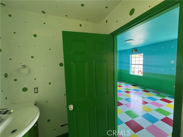 Detail Gallery Image 20 of 35 For 7032 Stansbury Ave, Van Nuys,  CA 91405 - 4 Beds | 3 Baths