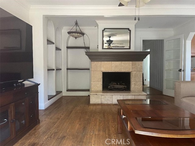 2257 Daisy Avenue, Long Beach CA: https://media.crmls.org/medias/f0c3857b-e1a0-4688-9ede-2f694429ce60.jpg
