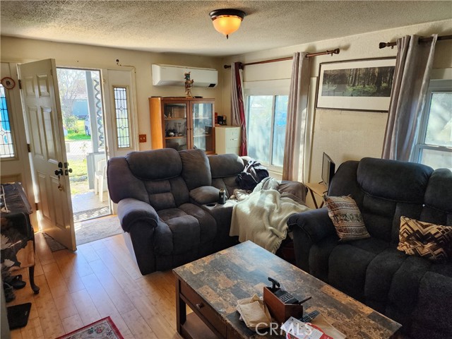 Detail Gallery Image 6 of 22 For 2152 Greenville, Oroville,  CA 95966 - 2 Beds | 1 Baths