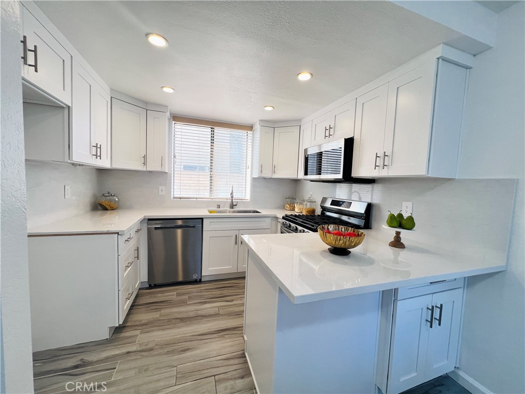 MLS #OC25231492 image #6