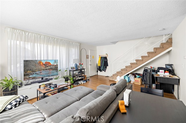 1107 Okoboji Drive, Arcadia CA: https://media.crmls.org/medias/f0c56491-5c61-456d-b4a1-f653c40ba9c7.jpg