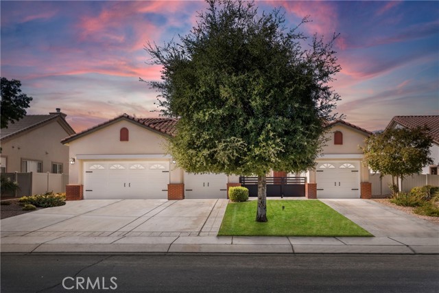 Detail Gallery Image 1 of 33 For 10324 Silverberry St, Apple Valley,  CA 92308 - 4 Beds | 2 Baths