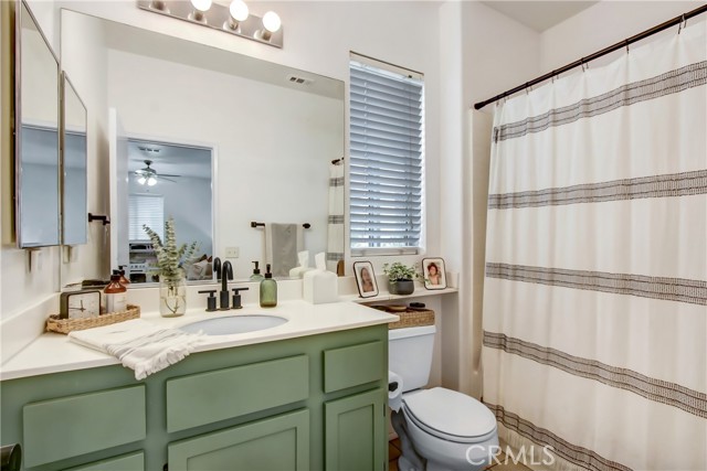 11376 Riverpass Court, Riverside CA: https://media.crmls.org/medias/f0c57ecb-0cc6-4cdd-ab72-64e0dc766ec5.jpg