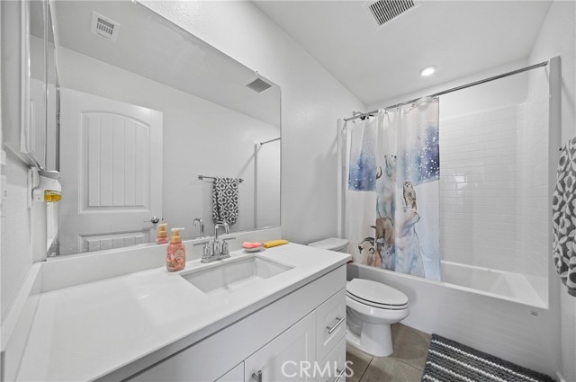 Detail Gallery Image 8 of 11 For 981 W Clover, Rialto,  CA 92376 - 3 Beds | 2/1 Baths