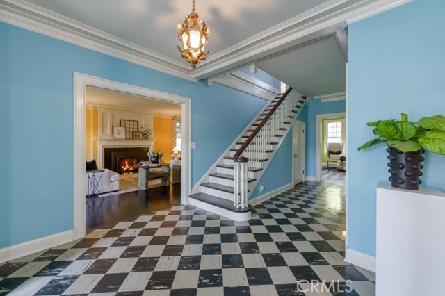 Detail Gallery Image 5 of 66 For 605 E Home Ave, Fresno,  CA 93728 - 5 Beds | 4/1 Baths