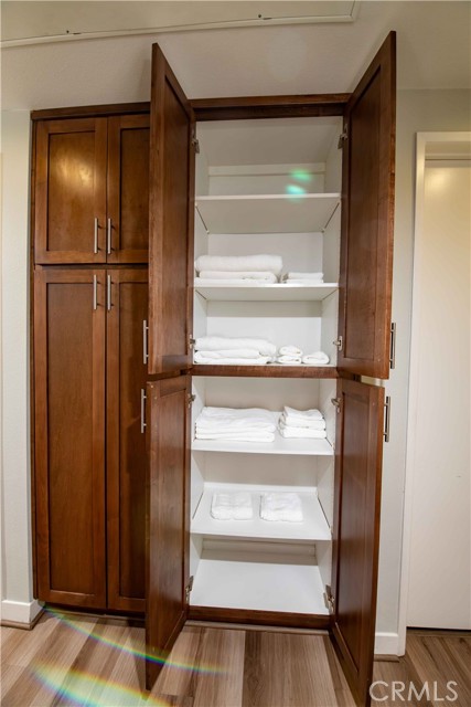 Detail Gallery Image 13 of 64 For 21301 Erwin St #237,  Woodland Hills,  CA 91367 - 2 Beds | 2 Baths