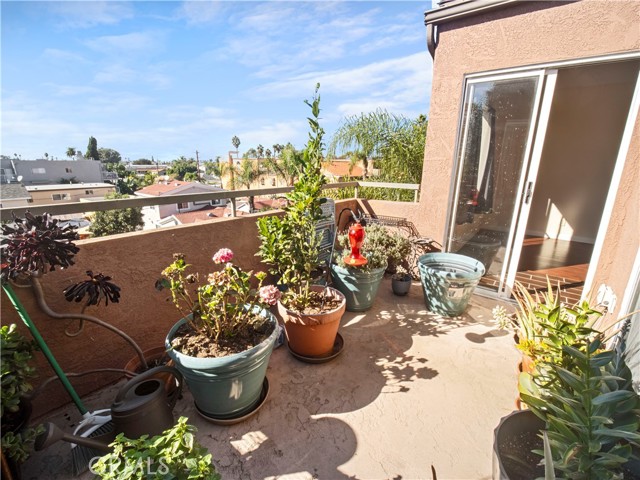 Detail Gallery Image 22 of 39 For 2507 E 15th #304,  Long Beach,  CA 90804 - 2 Beds | 2 Baths