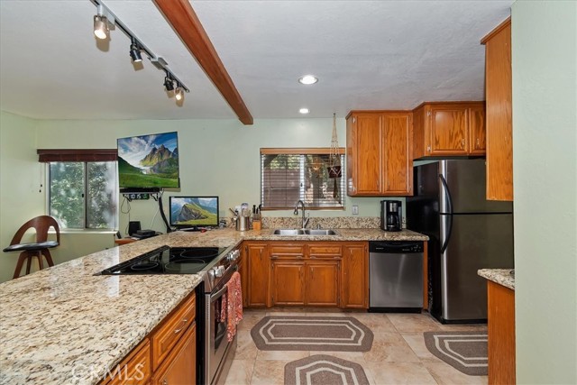 Detail Gallery Image 9 of 35 For 24607 Altdorf Dr, Crestline,  CA 92325 - 3 Beds | 2 Baths