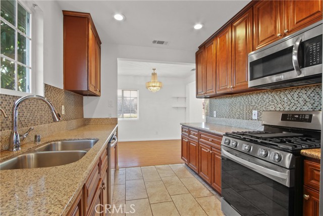 Detail Gallery Image 8 of 21 For 2563 W Carson St, Torrance,  CA 90503 - 3 Beds | 2 Baths