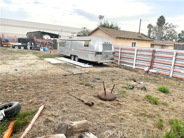 Detail Gallery Image 2 of 7 For 208 S 2nd, La Puente,  CA 91746 - 2 Beds | 1 Baths