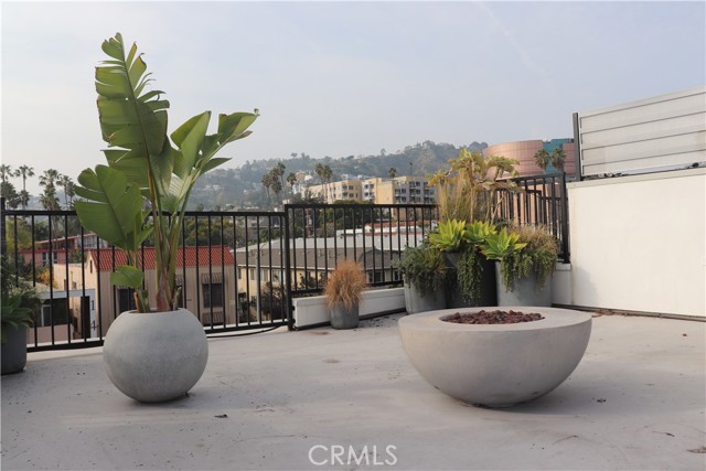 Detail Gallery Image 23 of 70 For 1356 N Fairfax Ave, West Hollywood,  CA 90046 - 3 Beds | 3/1 Baths