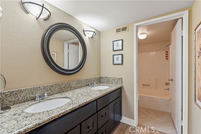 Detail Gallery Image 7 of 12 For 3913 N Virginia Rd #302,  Long Beach,  CA 90807 - 2 Beds | 2 Baths