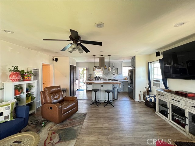 10709 Wheelock Circle, Whittier CA: https://media.crmls.org/medias/f0c8fe21-eff2-4f02-9c63-9bbc96d6d4d7.jpg