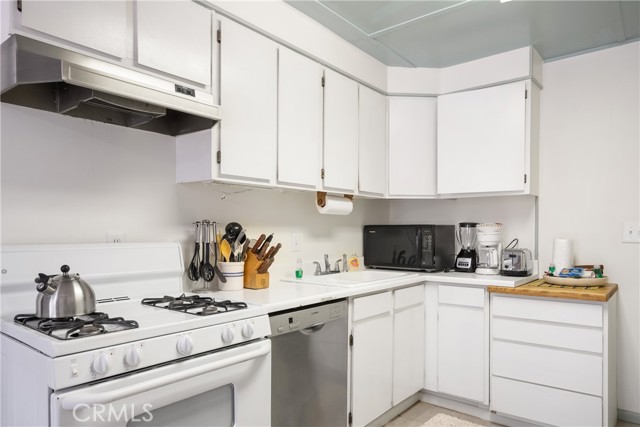 Detail Gallery Image 7 of 22 For 1005 Nana Ave, Big Bear City,  CA 92314 - 2 Beds | 2 Baths