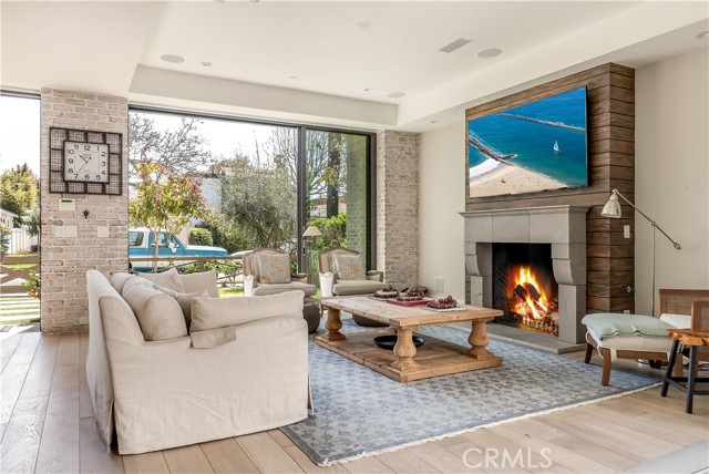 Detail Gallery Image 5 of 32 For 507 Orchid Ave, Corona Del Mar,  CA 92625 - 4 Beds | 4/1 Baths