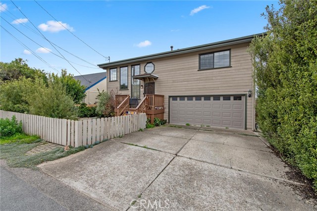 2761 Hemlock Avenue, Morro Bay CA: https://media.crmls.org/medias/f0c9be32-4478-467a-b172-a53c34d86981.jpg
