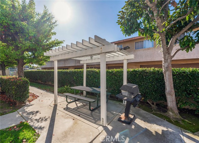 Detail Gallery Image 28 of 28 For 13959 Arthur Ave #1,  Paramount,  CA 90723 - 3 Beds | 2/1 Baths
