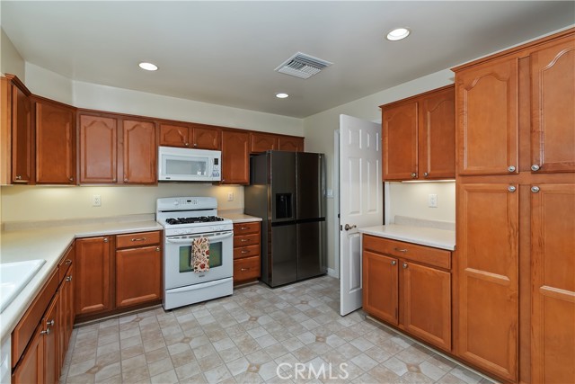 1315 Stillman, Redlands CA: https://media.crmls.org/medias/f0caf4e8-e922-45a7-a3db-bcbac9edfe1b.jpg