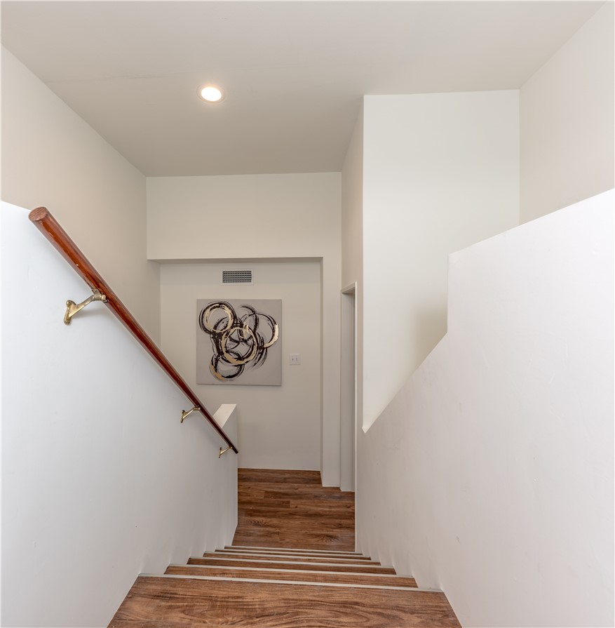 Detail Gallery Image 7 of 41 For 756 Quail Dr, Los Angeles,  CA 90065 - 3 Beds | 2 Baths