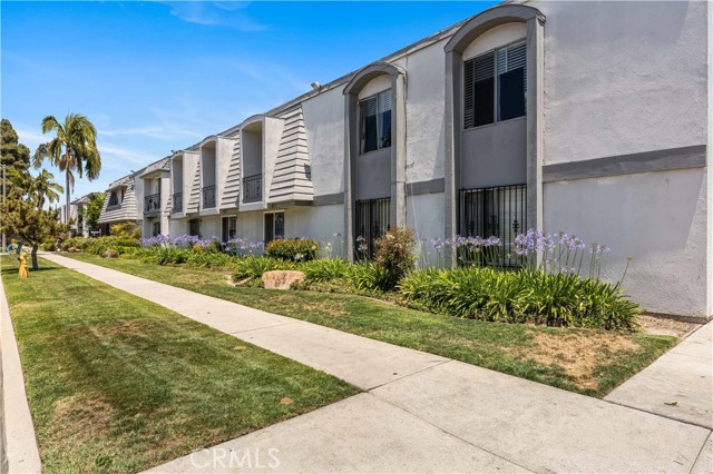 Detail Gallery Image 33 of 33 For 5530 Ackerfield Ave #206,  Long Beach,  CA 90805 - 2 Beds | 1 Baths