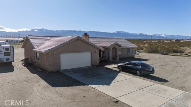 4265 Camellia, Phelan CA: https://media.crmls.org/medias/f0cc3bd2-1e8e-444f-afdc-d6c6ef41fe4a.jpg