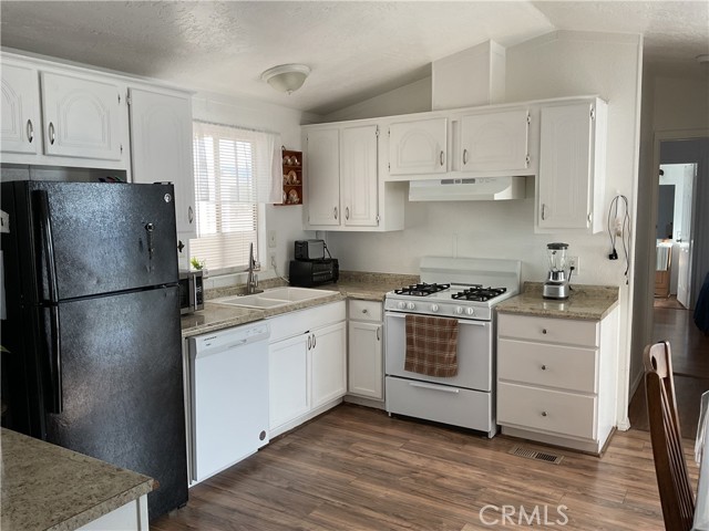 Detail Gallery Image 6 of 26 For 22020 Nisqually Rd #73,  Apple Valley,  CA 92308 - 2 Beds | 2 Baths