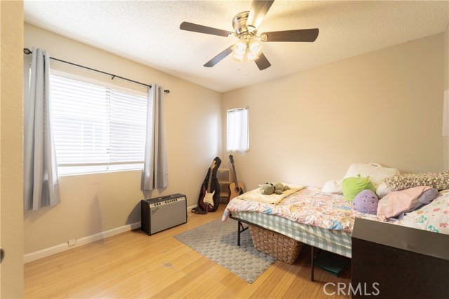 13584 Sutter Court, Fontana CA: https://media.crmls.org/medias/f0cd0c92-32df-435e-bbbb-b124fb3a2a0a.jpg